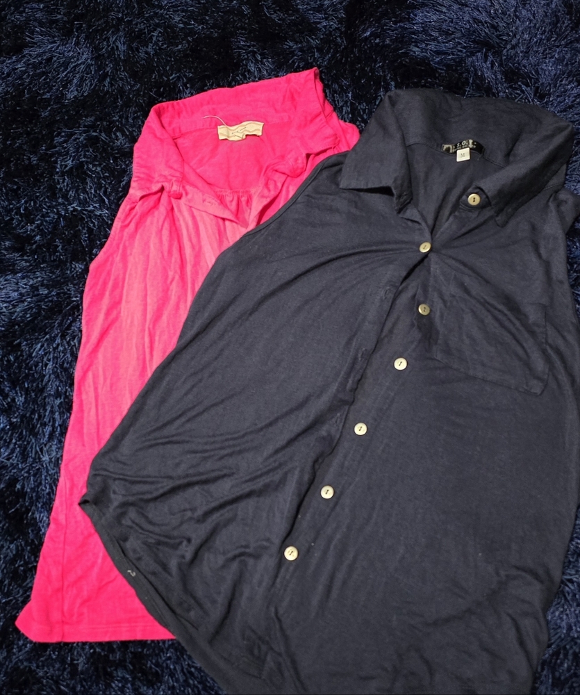 2 sleeveless button down tops